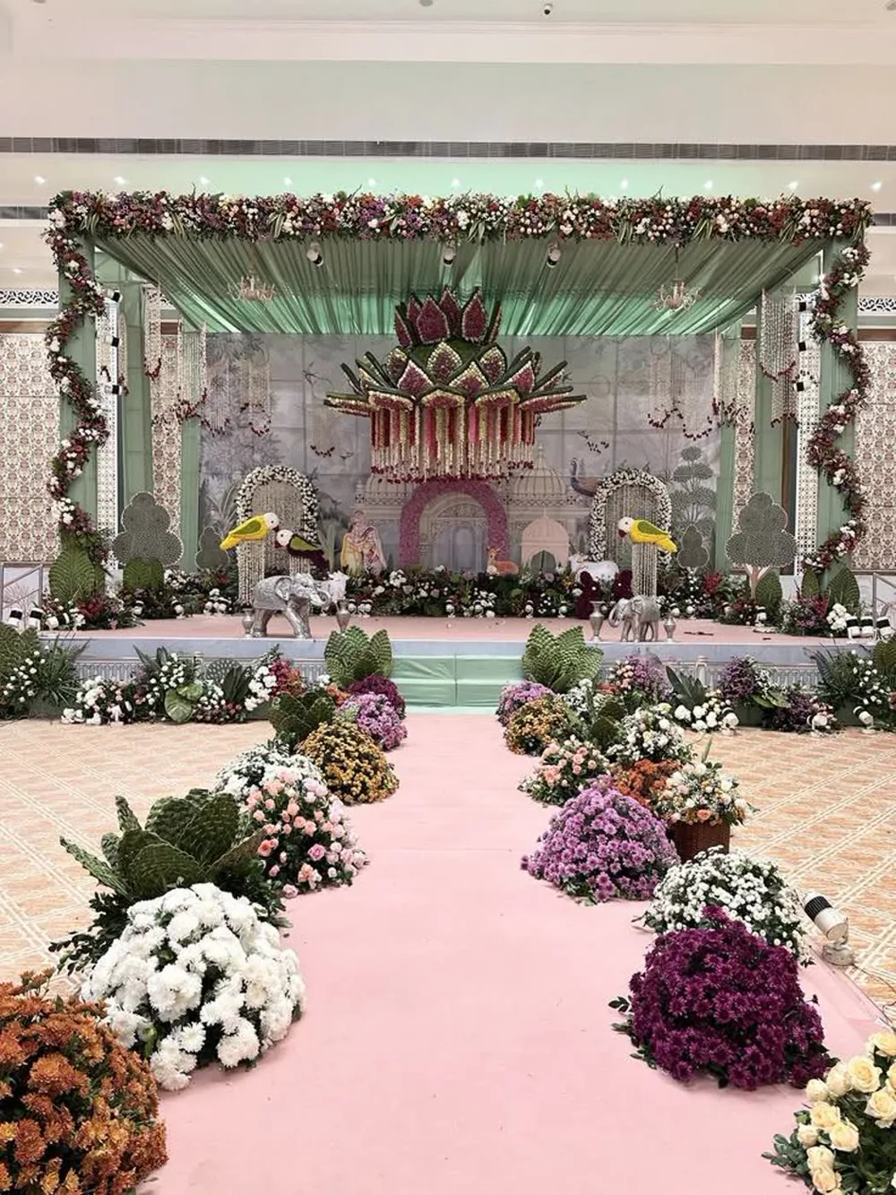 Pink aisle lotus mandap — Panigrahana decor portfolio