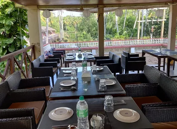 Phoenix Island Resort — property listing photograph