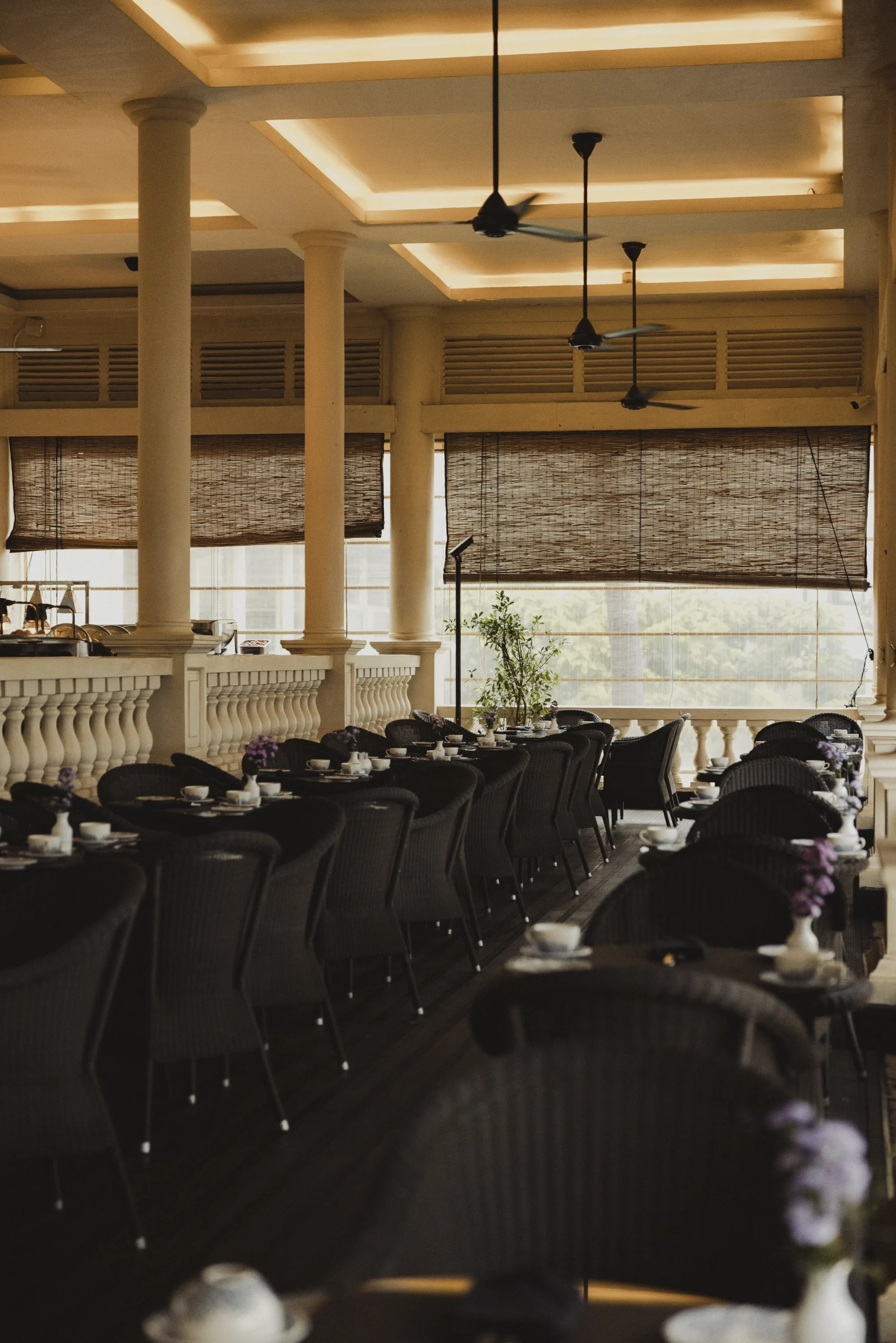 Verandah dining area at Galle Face Hotel in Colombo