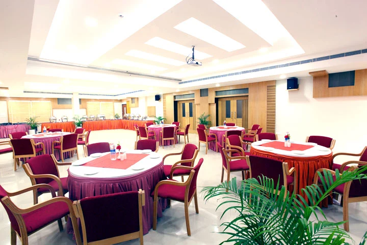 Monarch banquet hall at Hotel Airlink Castle
